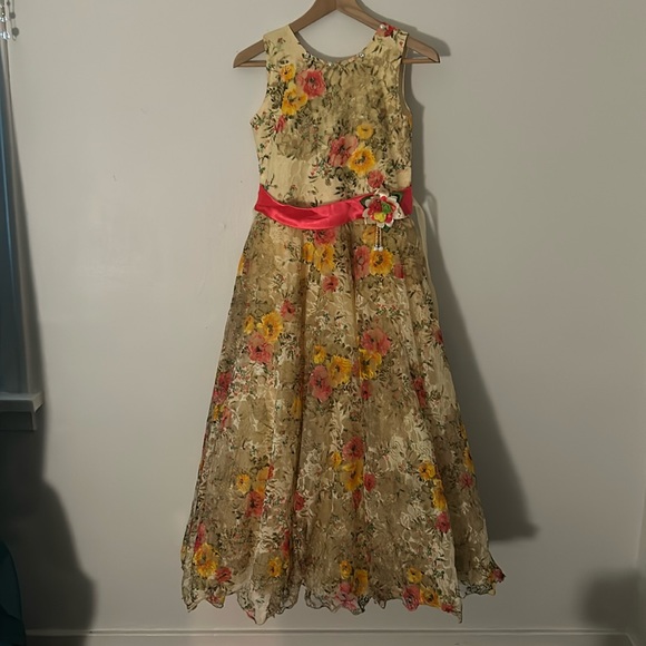 Stunning 1950’s/1960’s lace and embellished dress😍 - Picture 1 of 16